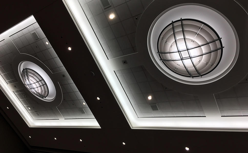 Oregon Convention Center Replaces, Center Light Fixture