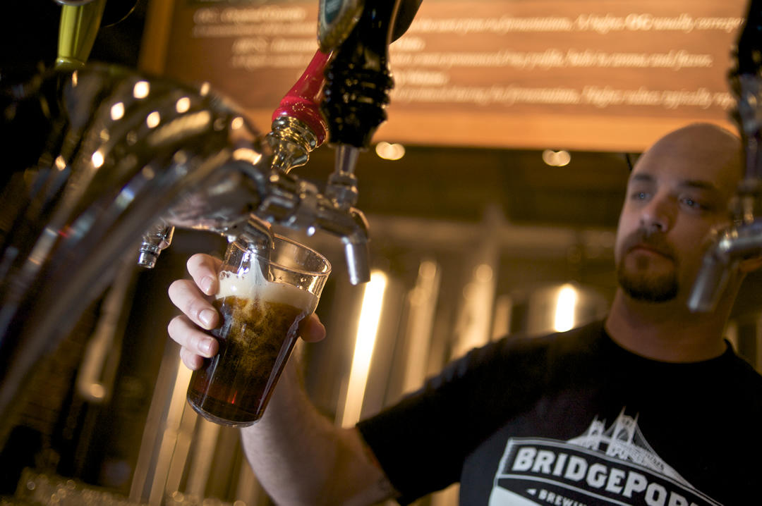 photo of Bridgeport bartender