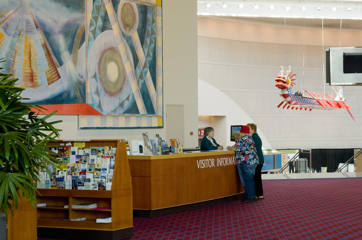 photo of the visitor information desk